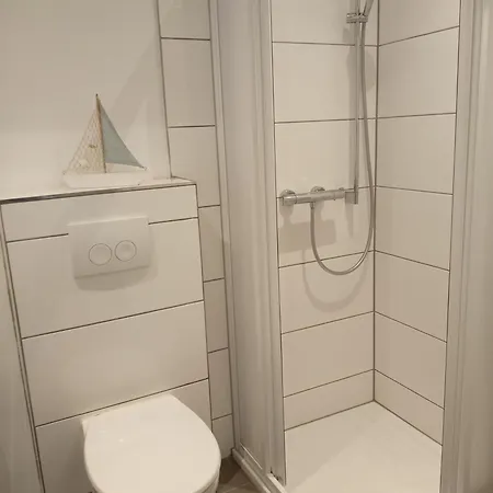 Дом отдыха Fischstuebchen Neeberg 5 - Bootshaus *